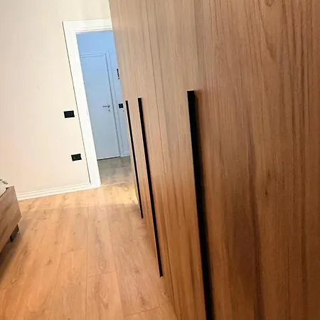 Noir Oak - Modern In Orikum * Vlorë