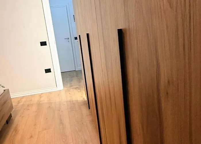 Noir Oak - Modern In Orikum * Vlorë